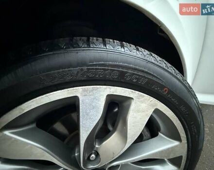 Білий Кіа Оптіма, об'ємом двигуна 2 л та пробігом 283 тис. км за 11500 $, фото 16 на Automoto.ua