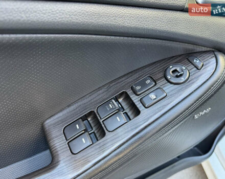 Белый Киа Оптима, объемом двигателя 2.36 л и пробегом 205 тыс. км за 11500 $, фото 13 на Automoto.ua