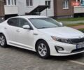 Белый Киа Оптима, объемом двигателя 2.36 л и пробегом 185 тыс. км за 6500 $, фото 2 на Automoto.ua