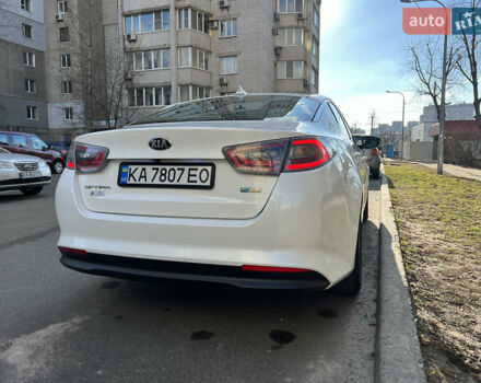 Білий Кіа Оптіма, об'ємом двигуна 2.4 л та пробігом 200 тис. км за 9800 $, фото 4 на Automoto.ua