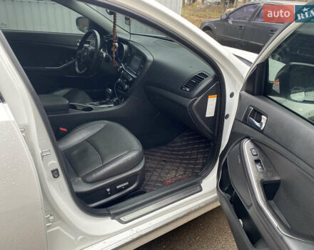 Белый Киа Оптима, объемом двигателя 2.4 л и пробегом 230 тыс. км за 8800 $, фото 4 на Automoto.ua