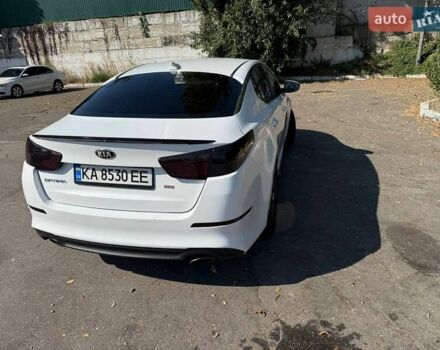 Белый Киа Оптима, объемом двигателя 2.36 л и пробегом 192 тыс. км за 11500 $, фото 1 на Automoto.ua