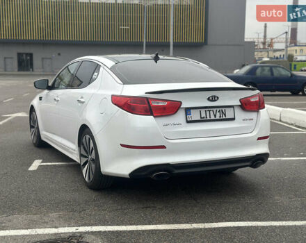 Белый Киа Оптима, объемом двигателя 2.36 л и пробегом 181 тыс. км за 9300 $, фото 5 на Automoto.ua