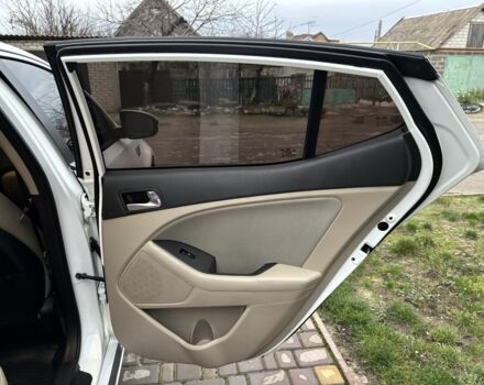 Білий Кіа Оптіма, об'ємом двигуна 2.4 л та пробігом 188 тис. км за 8800 $, фото 20 на Automoto.ua