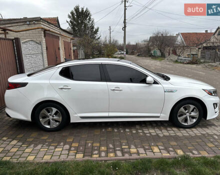 Белый Киа Оптима, объемом двигателя 0 л и пробегом 188 тыс. км за 8800 $, фото 7 на Automoto.ua