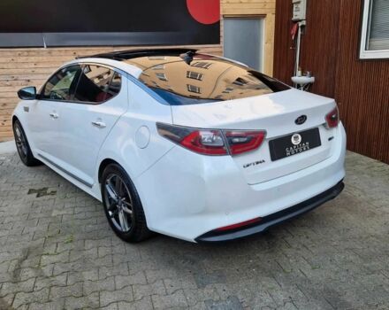 Белый Киа Оптима, объемом двигателя 2 л и пробегом 84 тыс. км за 1100 $, фото 2 на Automoto.ua