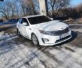 Білий Кіа Оптіма, об'ємом двигуна 2.4 л та пробігом 320 тис. км за 12000 $, фото 1 на Automoto.ua