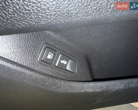 Білий Кіа Оптіма, об'ємом двигуна 2 л та пробігом 283 тис. км за 11500 $, фото 27 на Automoto.ua