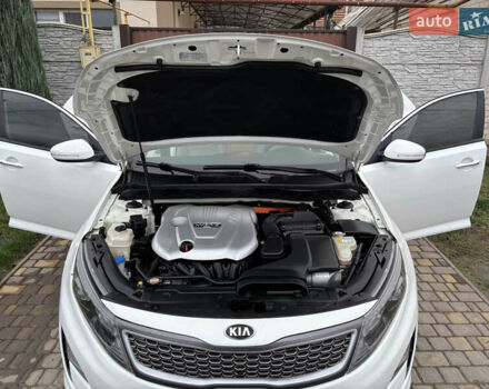 Белый Киа Оптима, объемом двигателя 0 л и пробегом 188 тыс. км за 8800 $, фото 9 на Automoto.ua