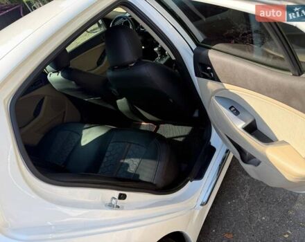 Белый Киа Оптима, объемом двигателя 2.36 л и пробегом 192 тыс. км за 11500 $, фото 6 на Automoto.ua