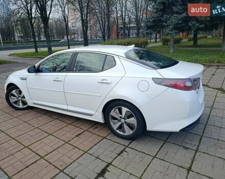 Белый Киа Оптима, объемом двигателя 2.36 л и пробегом 258 тыс. км за 10300 $, фото 4 на Automoto.ua