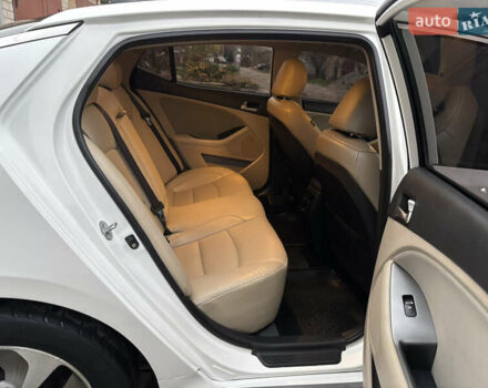 Белый Киа Оптима, объемом двигателя 0 л и пробегом 188 тыс. км за 8800 $, фото 25 на Automoto.ua