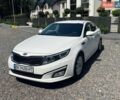 Білий Кіа Оптіма, об'ємом двигуна 1.7 л та пробігом 274 тис. км за 9000 $, фото 2 на Automoto.ua