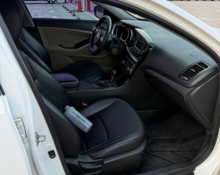 Білий Кіа Оптіма, об'ємом двигуна 2 л та пробігом 129 тис. км за 8999 $, фото 11 на Automoto.ua