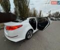 Білий Кіа Оптіма, об'ємом двигуна 2 л та пробігом 283 тис. км за 11500 $, фото 6 на Automoto.ua
