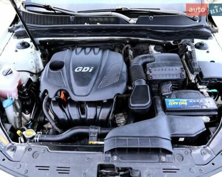 Белый Киа Оптима, объемом двигателя 2.4 л и пробегом 175 тыс. км за 10000 $, фото 12 на Automoto.ua