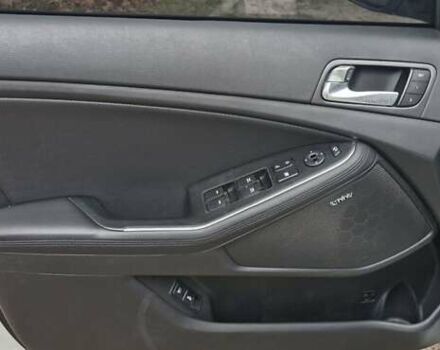 Білий Кіа Оптіма, об'ємом двигуна 2.4 л та пробігом 296 тис. км за 11800 $, фото 3 на Automoto.ua