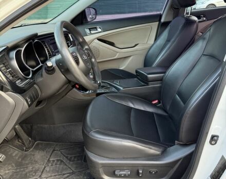 Білий Кіа Оптіма, об'ємом двигуна 2 л та пробігом 129 тис. км за 8999 $, фото 7 на Automoto.ua