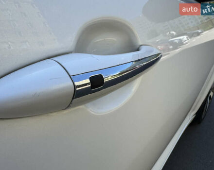 Белый Киа Оптима, объемом двигателя 2.36 л и пробегом 205 тыс. км за 11500 $, фото 25 на Automoto.ua