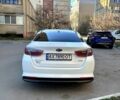 Белый Киа Оптима, объемом двигателя 2.4 л и пробегом 340 тыс. км за 9499 $, фото 2 на Automoto.ua