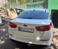 Белый Киа Оптима, объемом двигателя 2.4 л и пробегом 280 тыс. км за 10500 $, фото 4 на Automoto.ua