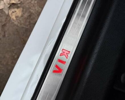 Білий Кіа Оптіма, об'ємом двигуна 2 л та пробігом 283 тис. км за 11500 $, фото 13 на Automoto.ua