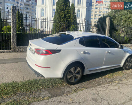 Белый Киа Оптима, объемом двигателя 2.36 л и пробегом 250 тыс. км за 11500 $, фото 13 на Automoto.ua