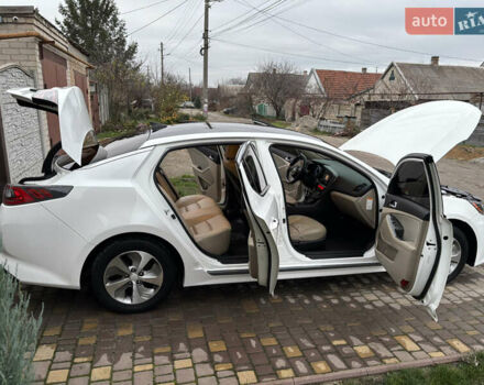 Белый Киа Оптима, объемом двигателя 0 л и пробегом 188 тыс. км за 8800 $, фото 16 на Automoto.ua