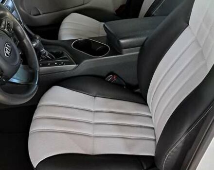 Белый Киа Оптима, объемом двигателя 2.4 л и пробегом 160 тыс. км за 10200 $, фото 10 на Automoto.ua