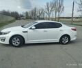 Белый Киа Оптима, объемом двигателя 2 л и пробегом 235 тыс. км за 11000 $, фото 2 на Automoto.ua
