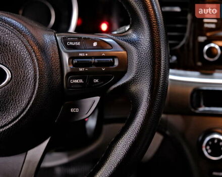 Білий Кіа Оптіма, об'ємом двигуна 2.4 л та пробігом 117 тис. км за 8900 $, фото 19 на Automoto.ua