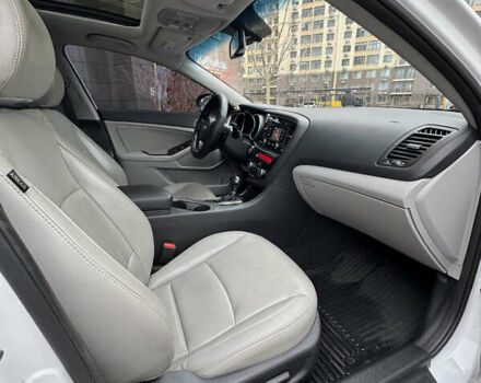 Білий Кіа Оптіма, об'ємом двигуна 2.4 л та пробігом 167 тис. км за 11800 $, фото 11 на Automoto.ua