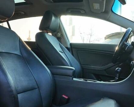 Білий Кіа Оптіма, об'ємом двигуна 2 л та пробігом 280 тис. км за 10400 $, фото 6 на Automoto.ua