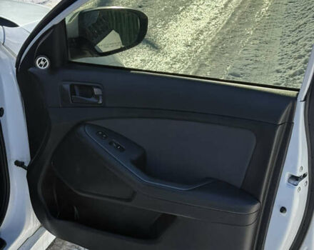 Білий Кіа Оптіма, об'ємом двигуна 2.36 л та пробігом 186 тис. км за 6999 $, фото 3 на Automoto.ua