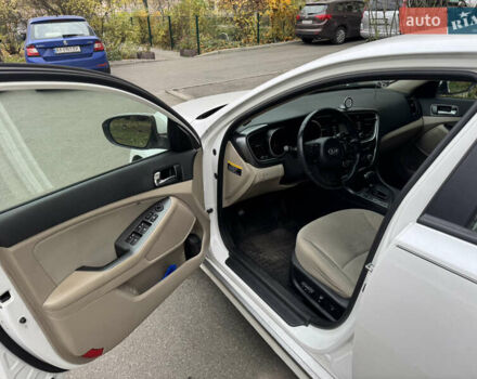 Білий Кіа Оптіма, об'ємом двигуна 2.4 л та пробігом 200 тис. км за 9800 $, фото 9 на Automoto.ua