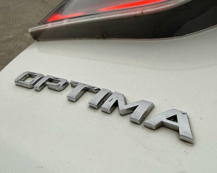 Белый Киа Оптима, объемом двигателя 2.36 л и пробегом 181 тыс. км за 9800 $, фото 9 на Automoto.ua