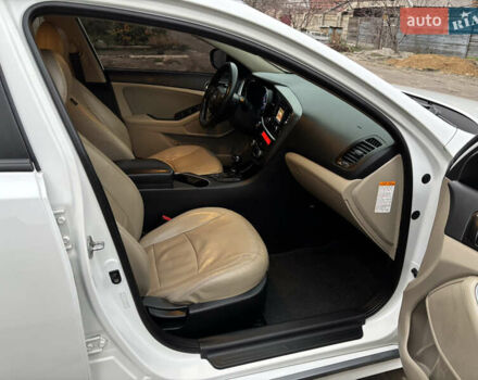 Белый Киа Оптима, объемом двигателя 0 л и пробегом 188 тыс. км за 8800 $, фото 31 на Automoto.ua