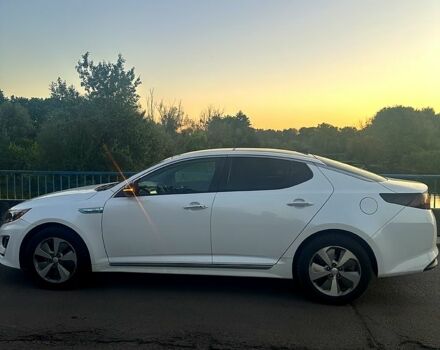 Белый Киа Оптима, объемом двигателя 2.4 л и пробегом 229 тыс. км за 11800 $, фото 2 на Automoto.ua