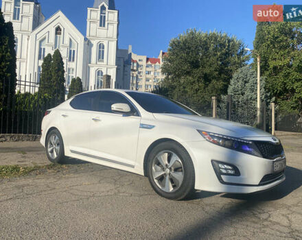 Белый Киа Оптима, объемом двигателя 2.36 л и пробегом 250 тыс. км за 11500 $, фото 3 на Automoto.ua