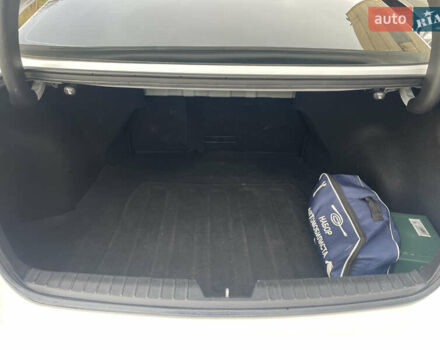 Білий Кіа Оптіма, об'ємом двигуна 2 л та пробігом 173 тис. км за 12800 $, фото 18 на Automoto.ua