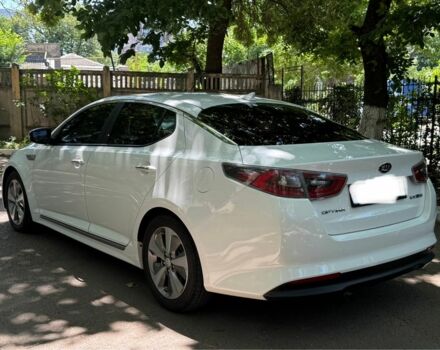 Киа Оптима 2015 в Одессе на Automoto.ua Белый Киа Оптима, объемом двигателя 2.4 л и пробегом 82 тыс. км за 13200 $, фото 7 на Automoto.ua