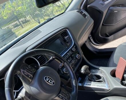 Киа Оптима 2015 в Киеве на Automoto.ua Белый Киа Оптима, объемом двигателя 2.4 л и пробегом 95 тыс. км за 10999 $, фото 6 на Automoto.ua
