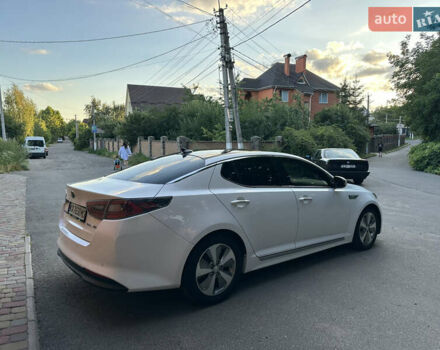 Білий Кіа Оптіма, об'ємом двигуна 2.36 л та пробігом 160 тис. км за 13000 $, фото 6 на Automoto.ua
