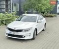 Белый Киа Оптима, объемом двигателя 2 л и пробегом 315 тыс. км за 9900 $, фото 3 на Automoto.ua