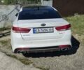 Білий Кіа Оптіма, об'ємом двигуна 2 л та пробігом 173 тис. км за 13000 $, фото 2 на Automoto.ua