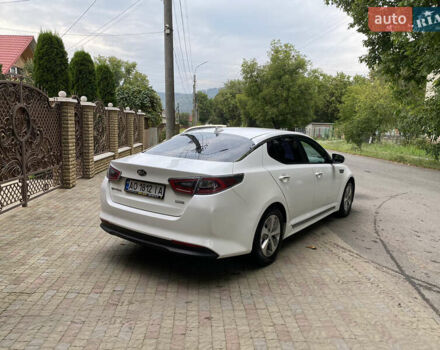 Білий Кіа Оптіма, об'ємом двигуна 2.36 л та пробігом 160 тис. км за 9999 $, фото 4 на Automoto.ua