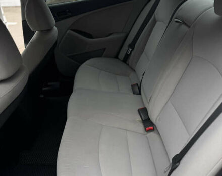 Білий Кіа Оптіма, об'ємом двигуна 2.36 л та пробігом 270 тис. км за 7000 $, фото 7 на Automoto.ua