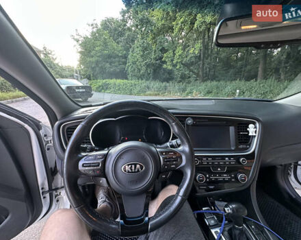 Білий Кіа Оптіма, об'ємом двигуна 2.36 л та пробігом 160 тис. км за 13000 $, фото 16 на Automoto.ua