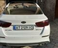Білий Кіа Оптіма, об'ємом двигуна 2 л та пробігом 127 тис. км за 11900 $, фото 5 на Automoto.ua