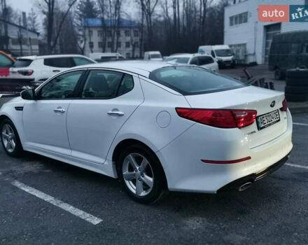 Білий Кіа Оптіма, об'ємом двигуна 2.36 л та пробігом 135 тис. км за 8800 $, фото 12 на Automoto.ua